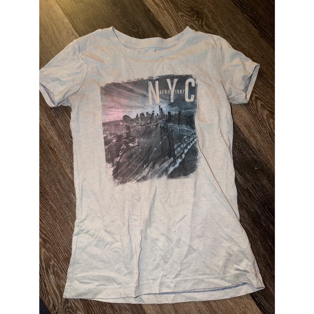 Aeropostale Womens NYC Graphic Tee Gray Short Sleeve Skyline T-Shirt Size‎ Small